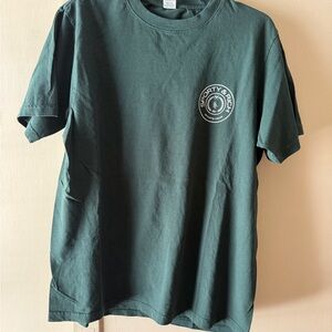 NWOT Sporty & Rich Connecticut Crest Print T-shirt in Forest sz M